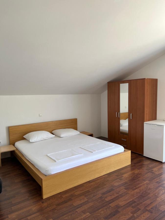 Studio Apartman Чезарица Экстерьер фото